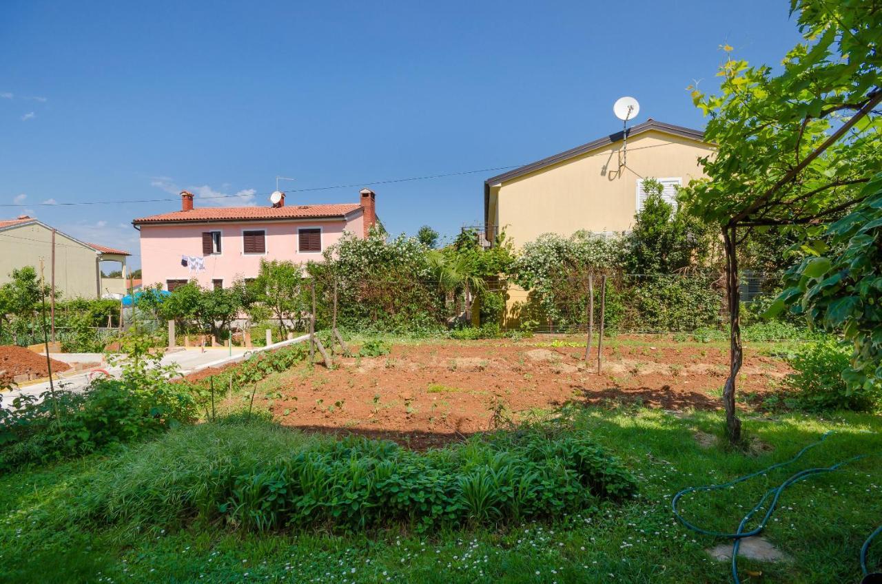 Apartments Milan 포레치 외부 사진